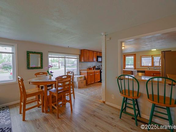 4th image of 468 W Park Ave