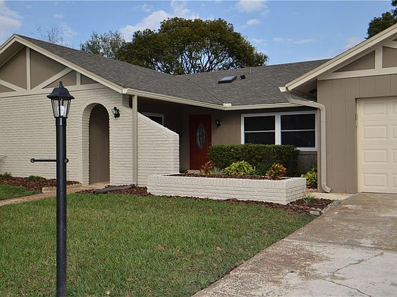 4th image of 2044 E Hampton Cir