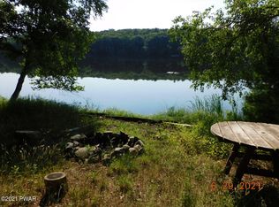 290 Doolan Rd, Dingmans Ferry, PA 18328