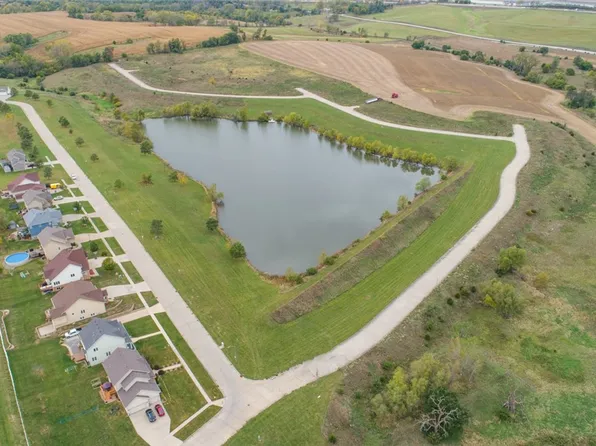 355 Chestnut St, De Soto, IA 50069