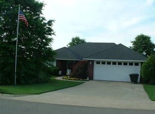2711 E Phillips Ave, Sallisaw, OK 74955