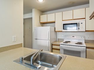 1151 N 94th St APT 11, Seattle, WA 98103