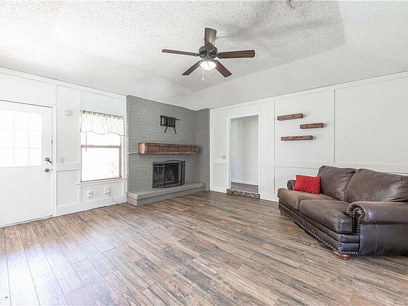 5th image of 912 Monterrey St