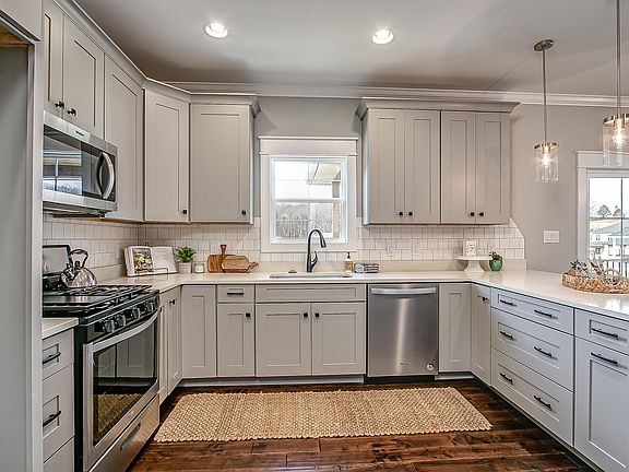 3rd image of 3180 Allison Meadows Blvd