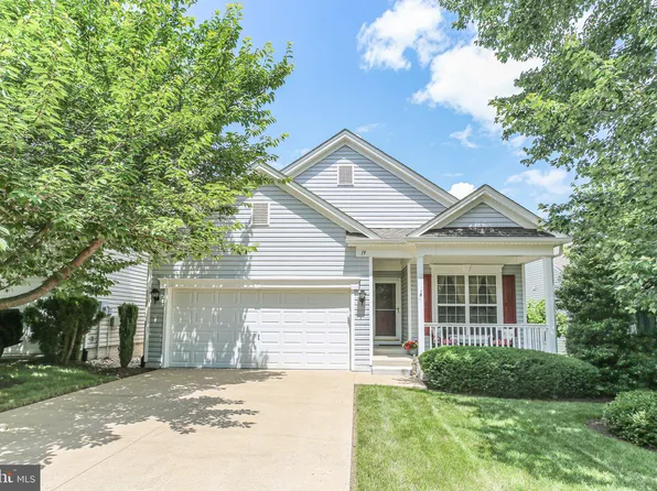 19 Ashland Cir, Fredericksburg, VA 22406