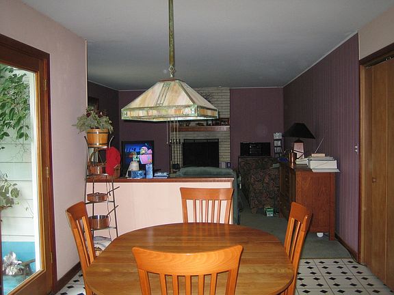 Breakfast Area and Family Room