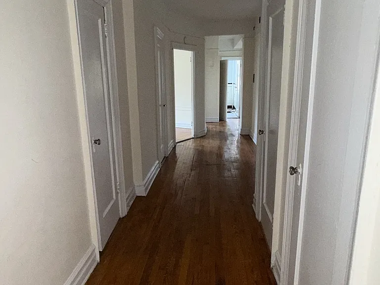 Myrtle Ave — Photo 1