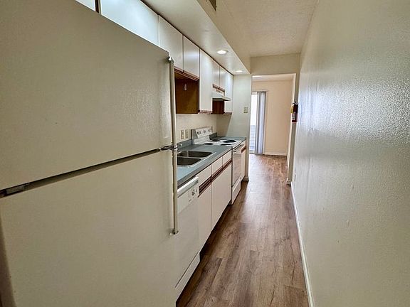 2nd image of 1993 Water St APT 303