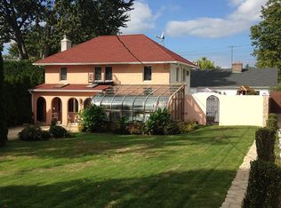 135 Hollywood Ave, Flushing, NY 11363