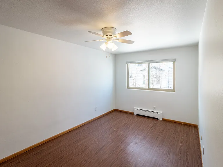 Carroll Court Apartments — Photo 23