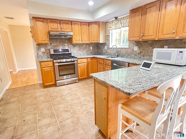 1 Lacey Ln — Photo 6
