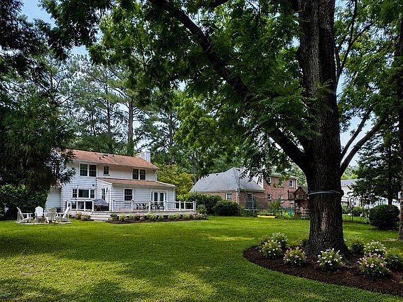 2nd image of 110 Dogwood Dr