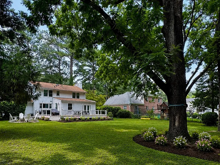 110 Dogwood Dr — Photo 3