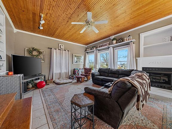 3rd image of 451 Hopkinsville Rd