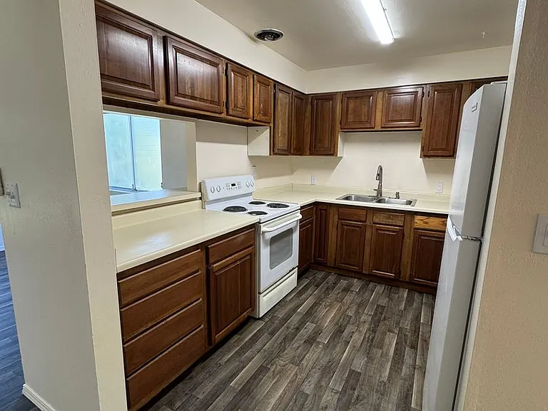 8003 N Wabash Ave — Photo 12