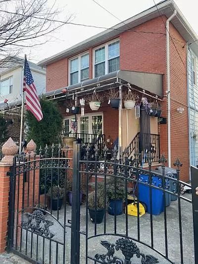 1st image of 1720 E 51st St