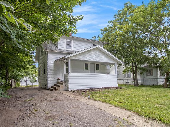 2nd image of 3908 Oakland Dr