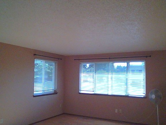 4th image of 10023 108th Ave SW
