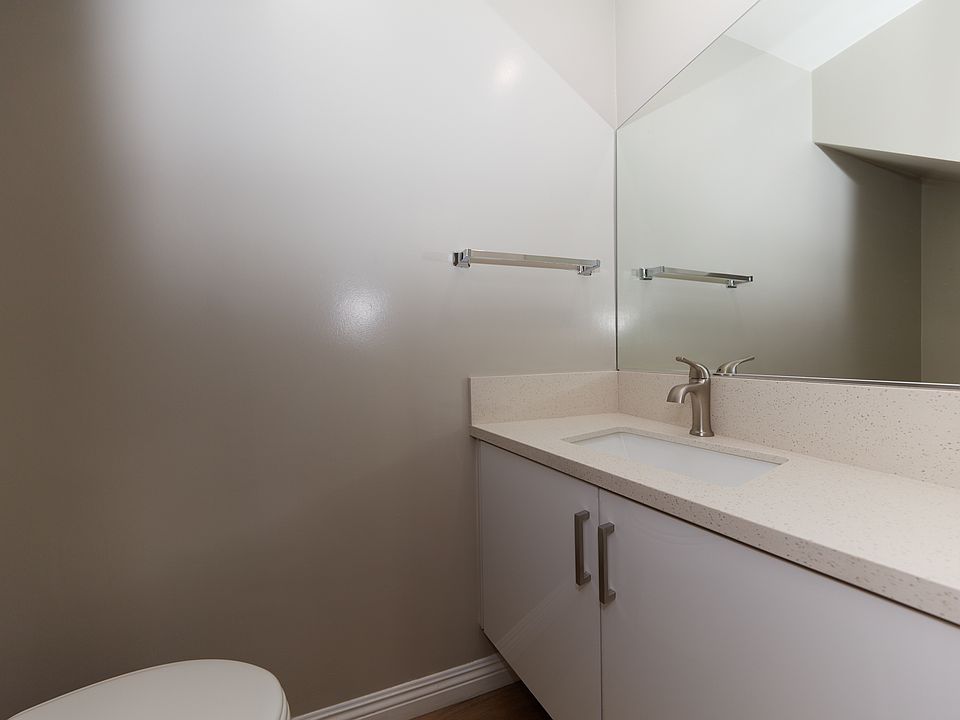 Downstairs Half-Bath