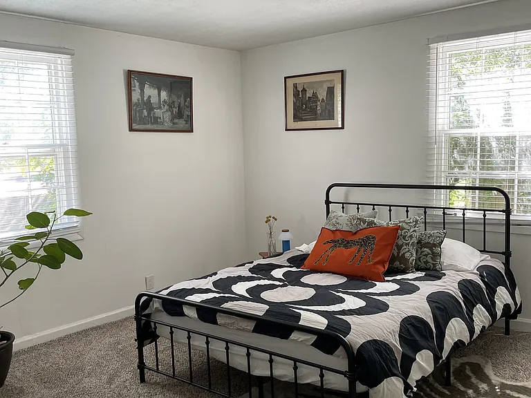 1619 Shelby Ave — Photo 2