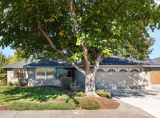 2851 Pinecrest Ct, Medford, OR 97504