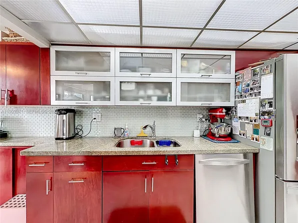 210 174th St APT 409, Sunny Isles Beach, FL 33160