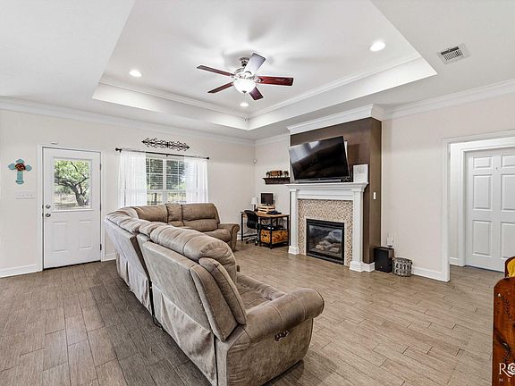 4th image of 1755 Reece Rd