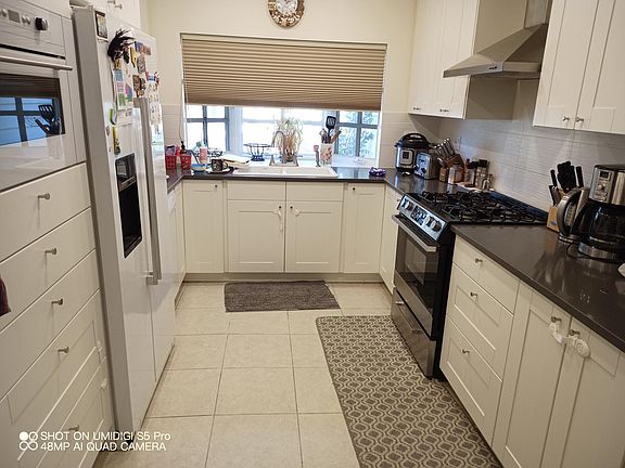 3rd image of 2061 Rockhurst Ct