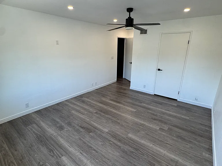 8044 Woodland Dr — Photo 11
