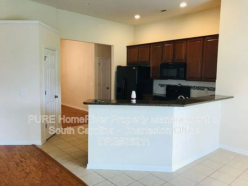 3 bed, 2.0 bath, 1888 sqft, $2,199 — Photo 4