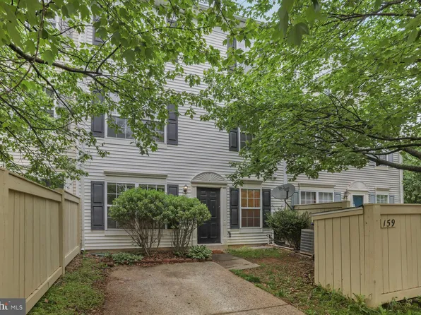 159 Heathfield Dr, Frederick, MD 21702