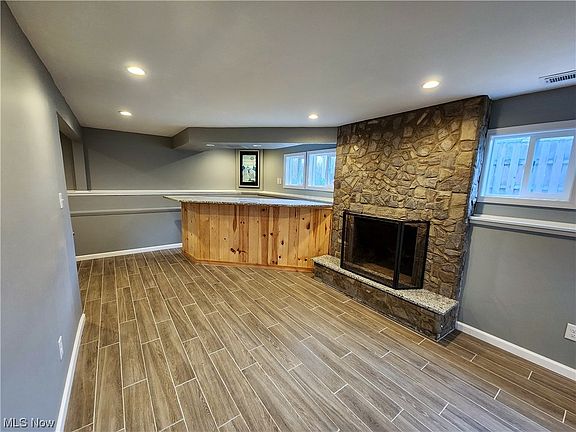 4th image of 6194 Glenwood Dr