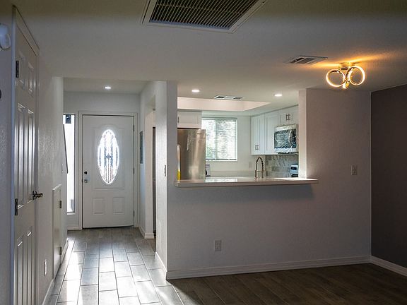 5th image of 1601 W Sunnyside Dr Unit 169