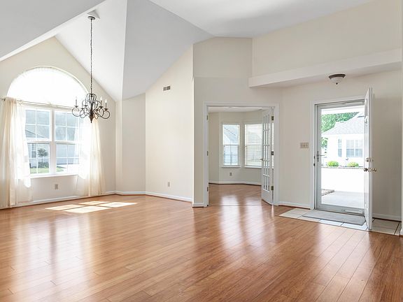 5th image of 5117 W Preakness Ct