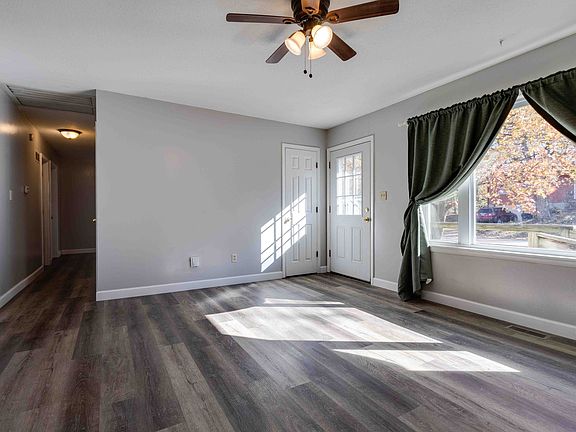 3rd image of 2711 Maverick Ln