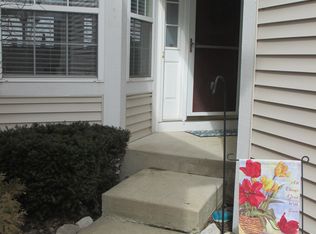 1407 Meadowsedge Ln, Carpentersville, IL 60110