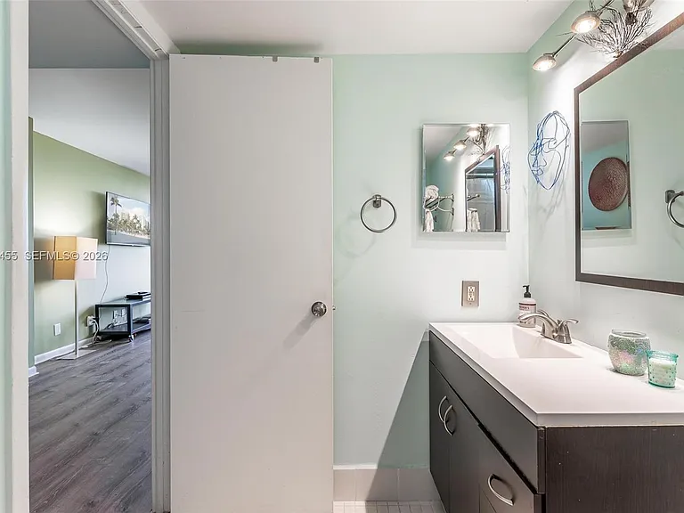 780 NE 69th St #1010 — Photo 24