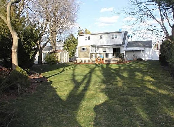 2nd image of 27 Seymor Ln