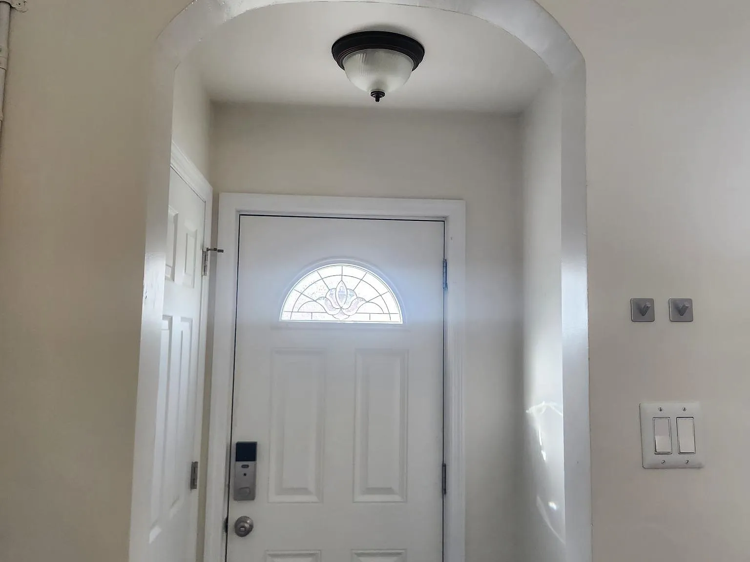 2 bed, 1100 sqft, $3,300 — Photo 3