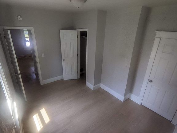 3rd image of 1814 Marshall Ave