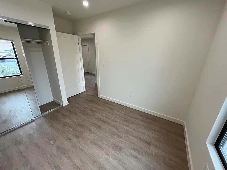 Newly Remodeled 2 Bed 1 Bath Unit in PB — Photo 19