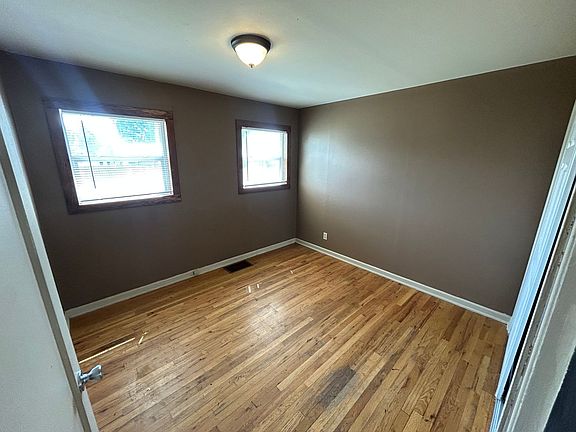 5th image of 915-919 S Beeman St #915
