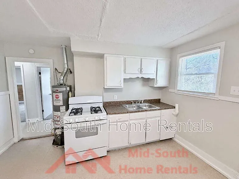 1417 Rayner St — Photo 3