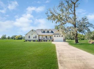 319 Green Pasture Ct, Angleton, TX 77515