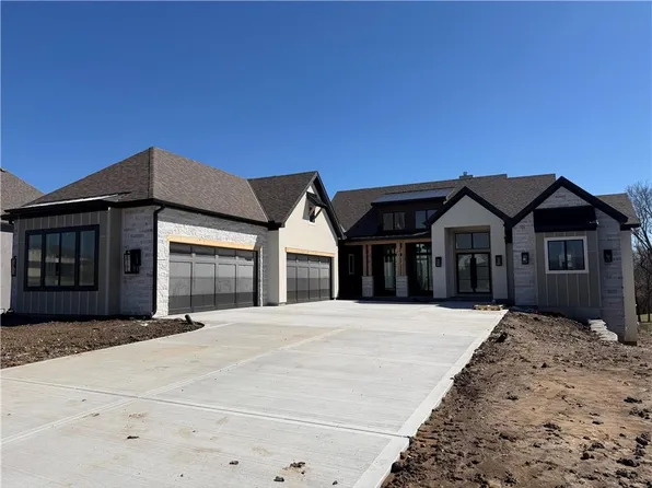 3423 NE 102nd St, Kansas City, MO 64155