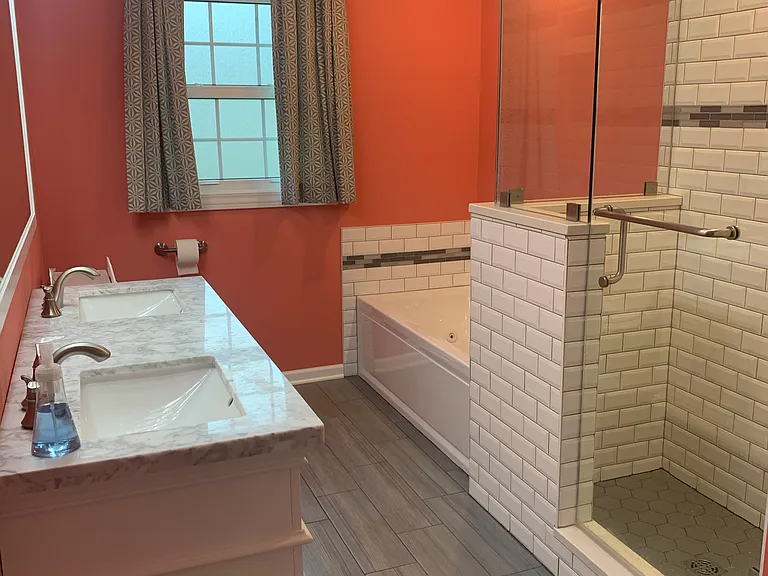 1232 Laurel Ln — Photo 2