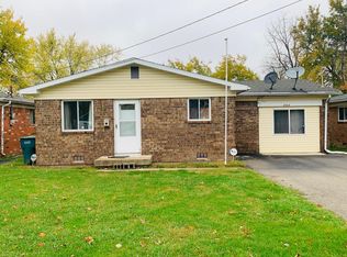 2504 E 16th St, Muncie, IN 47302