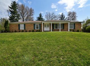 1600 Sunnyridge Rd, Ballwin, MO 63011