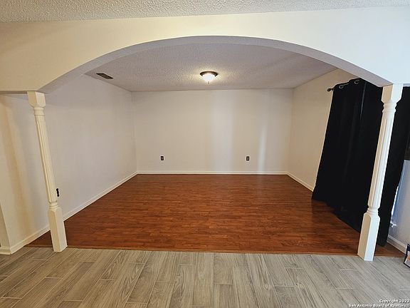 4th image of 4027 OAKHAVEN ST