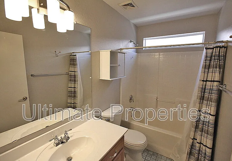 15710 N 34th St — Photo 10